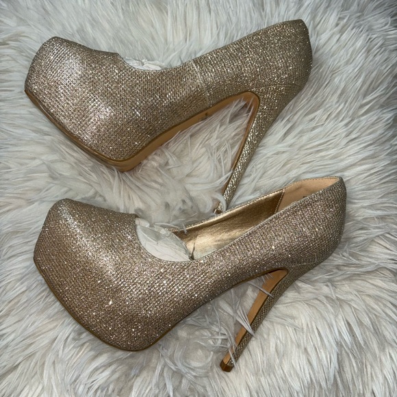 High Heel Gold Stiletto Platform Pumps 6.5 SZ & 8 SZ - Picture 2 of 13